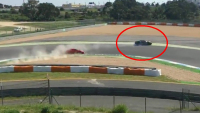 Takhle to vypadá, když vám ve Ferrari v plné rychlosti selžou brzdy (video)
