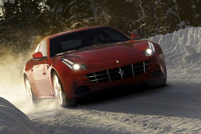 Ferrari FF: nové fotografie maranellské čtyřkolky