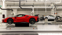 Ferrari odložilo příchod svého prvního elektrického modelu. Teď líp než kdy jindy vnímá, že ani ono automaticky neprodá cokoli, co vyrobí