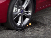 Ford Mondeo pro USA dostal odpružení, které umí přeskakovat díry na silnici