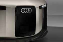 Audi přiznalo, že kvalita interiérů jeho aut &bdquo;uklouzla&rdquo;, potvrdilo, že &bdquo;zadolfuje&rdquo; novou A4. A nebude to její jediná kontroverze