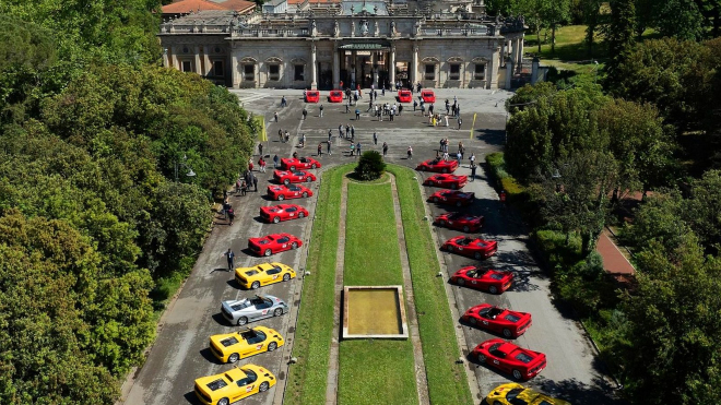 Ferrari uspořádalo výlet pro majitele legendární F50, v hrstce aut se mu sešly stroje za víc než 3 miliardy