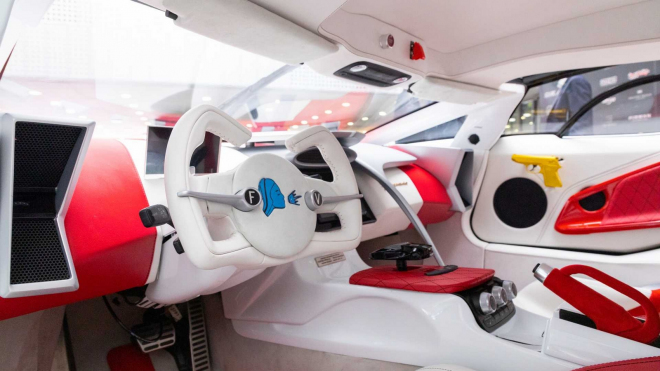 Víc jak tisícikoňový sok nejlepších Ferrari má asi nejbláznivější interiér současnosti