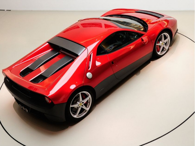 Ferrari SP 12 EC: nové fotky Claptonova speciálu inspirovaného 512 BB a 365 GTC