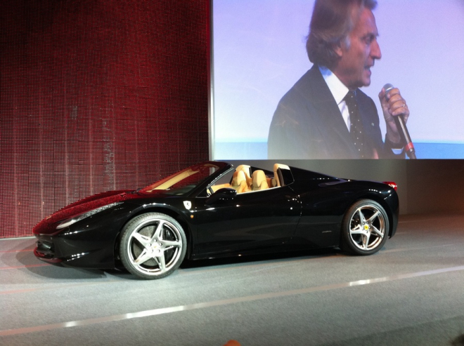 Ferrari 458 Spider: první živé fotky a video skalpované Italky