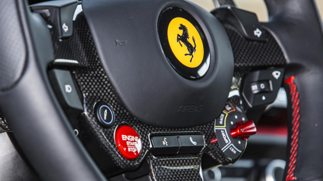 Nejrychlejší cestovní Ferrari historie ve 343 km/h ukázalo, co to je soukromá dálniční stíhačka