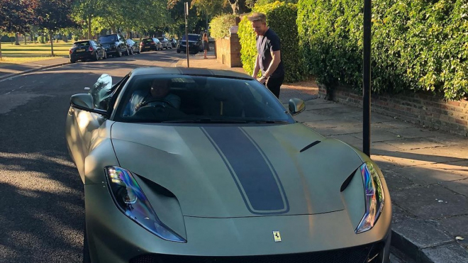 Slavný šéfkuchař si převzal další Ferrari. V jeho případě udělal něco nevídaného