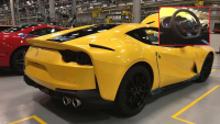 Ferrari 812 Superfast nafoceno naživo přímo v továrně. Vypadá lépe, nebo ne?