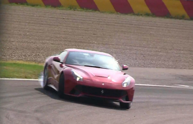 Ferrari F12 Berlinetta konečně natočeno v ostré akci (video)