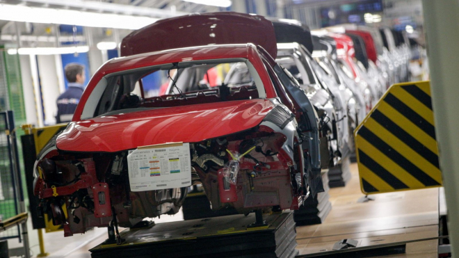 Automobilové továrny v Evropě zavírají kvůli koronaviru, aut brzy může být málo