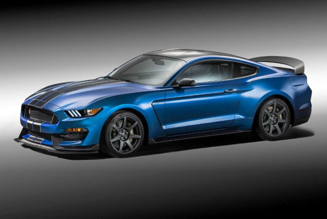 Ford Mustang Shelby GT350R: americká M3 CSL shodila 59 kg, nemá ani rádio