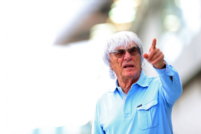 Ecclestone chce urgentní návrat velkých V8 do F1. Vrátí se lidé i sponzoři, říká