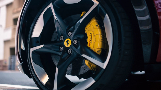 „Hrozí náhlá ztráta brzdných schopností.” Ferrari až po třech letech výroby objevilo kritickou chybu klíčového modelu za víc jak 10 milionů