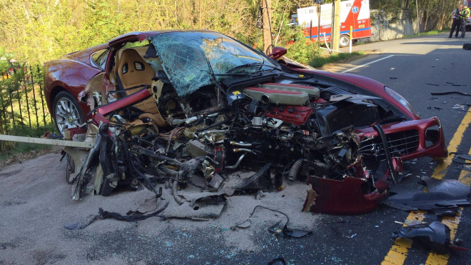 V tomto Ferrari měl těžce havarovat český expremiér, zázrakem přežil bez zranění