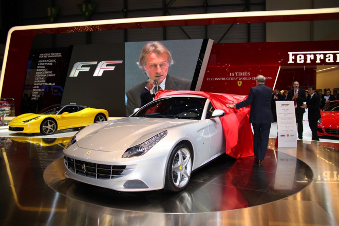 Ferrari FF: živé fotky z odhalení italského univerzála
