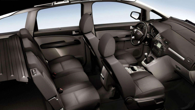 Provozně nenáročný rodinný stěhovák Fordu lidé v bazarech přehlížejí, brzy ho koupíte klidně za jeden průměrný český plat