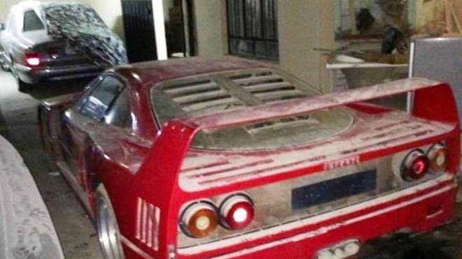 Ztracené Husajnovo Ferrari bylo objeveno, mise přesto zůstává nedokončena