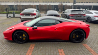A holky budou koukat: Nejlevnější Ferrari 458 Italia v EU čeká na odvážného hrdinu, který se nebojí „flexit”