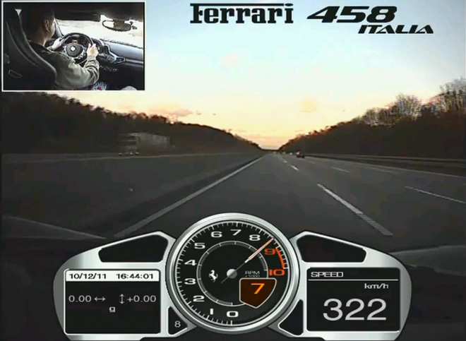 Ferrari 458 Italia a 322 km/h na dálnici (video)