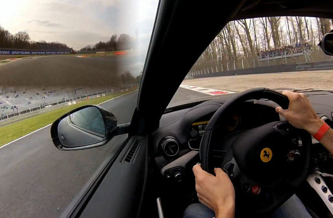 Ferrari F12 Berlinetta v sympatické akci na okruhu v Monze (video)