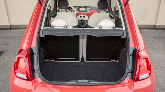 Fiat 500 si v bazarech pozoruhodně drží cenu. I když za své peníze dostanete přesně to, co se říká o italských autech