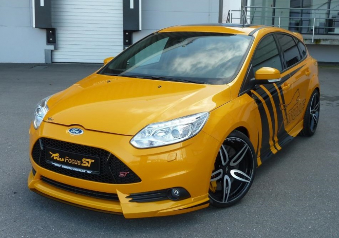 Ford Focus ST 2013 Wolf Racing: až 370 koní a řádně agresivní bodykit