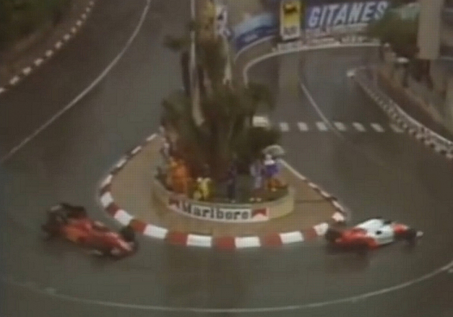Formule 1 bývala i zábava, takhle Senna roku 1984 drtil deštivé Monaco (video)
