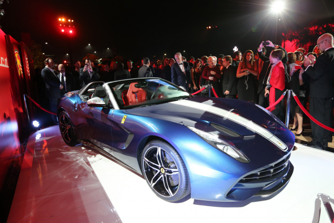 Ferrari F60 na videích, před kamerou vypadá lépe než před fotoaparátem