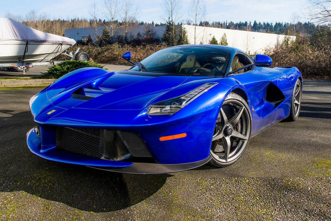 LaFerrari ve světle modré barvě je věru zvláštní zjev (foto)
