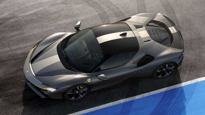Tisícikoňové „Super Ferrari” je venku, v prachu nechá i exkluzivní LaFerrari