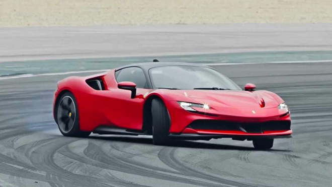 Top Gear vyzkoušel nejnovější tisícikoňové Ferrari, nic rychlejšího nikdy netestoval