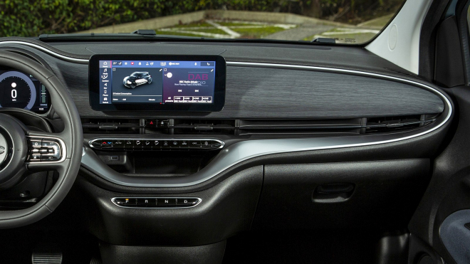 Propadák Fiatu zkouší zaujmout novou funkcí, spíš ho ale o další příznivce připraví