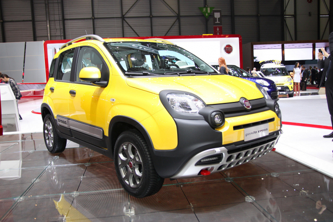 Fiat Panda Cross 2014: drsný vzhled doplňuje i pohon 4x4
