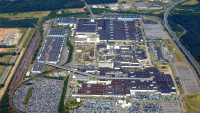 Ford zastavil stavbu nové továrny na baterky za 80 miliard, prodává příliš málo elektromobilů, aby ji využil