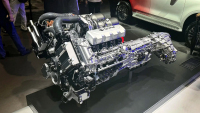 Vyvíjíme spalovací superauto „lepší než Ferrari”, říká čínská automobilka. A ví, o čem mluví, její šéf s jedním Ferrari sám jezdi
