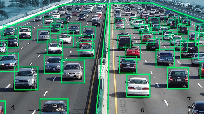 Google a Facebook ukládají registrační značky všech aut, umí s nimi dál pracovat