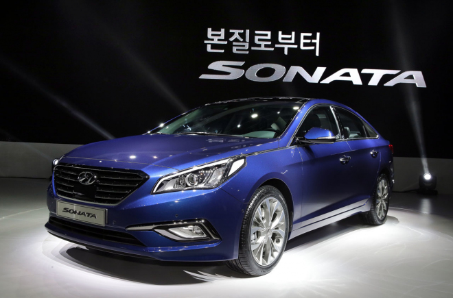 Hyundai Sonata 2015 je oficiálně venku: delší o 35 milimetrů, tužší o 41 procent