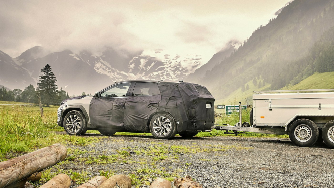 Nový Tucson skutečně dostal neviditelná světla, Hyundai je ukázalo na fotkách z testů