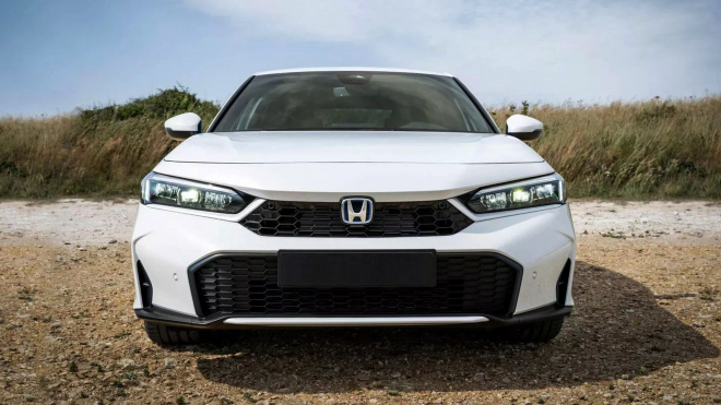 Honda Civic pro EU dostala facelift. Její fiasko nemá šanci zvrátit, leda by ji tuningové firmy začaly předělávat na BMW 3