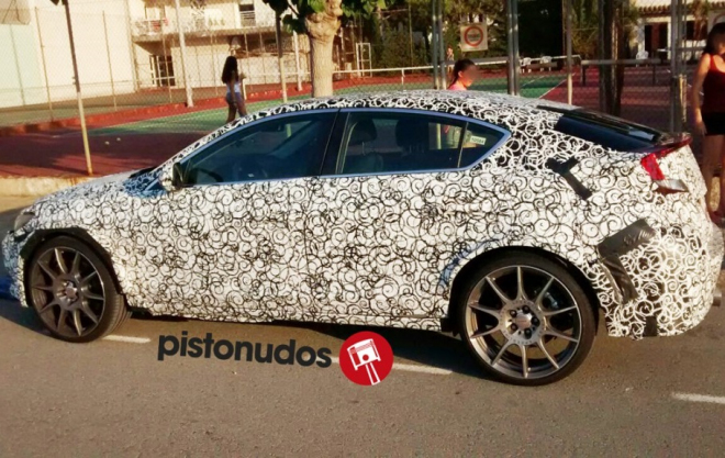 Honda Civic přistižena při testech, je to prototyp desáté generace?