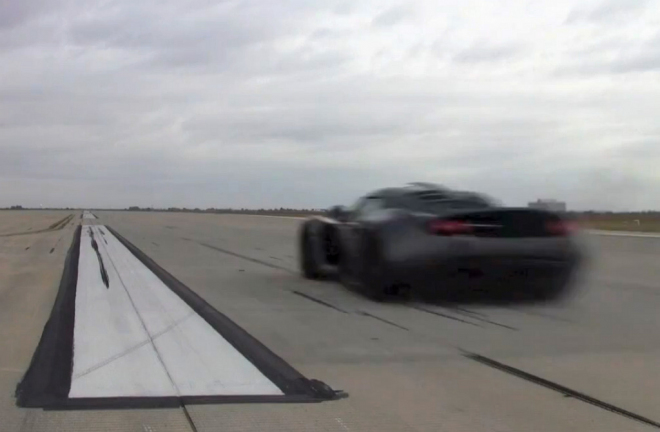 Hennessey Venom GT: takhle nehorázně zrychluje z 0 na 370 km/h (video)