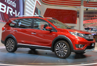 Honda BR-V odhalena, sedm pasažérů potáhne jen 120 koní na přední ose