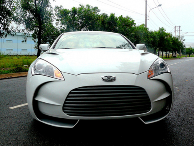 Hyundai Genesis Coupe jako Aston Martin One-77: automobilový Napalm z Vietnamu