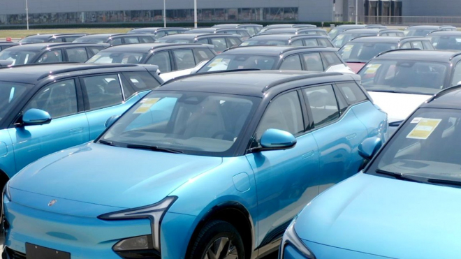 Nadějná čínská automobilka zastavila výrobu a propouští, přes údajný zájem jí chybí skuteční zákazníci