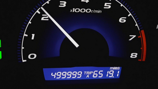 Majitel léta používal osobní Hondu jako dodávku, po 800 tisících km popsal její stav