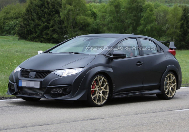 Honda Civic Type-R 2015 nafocena bez maskování, přes 280 koní čeká na bič