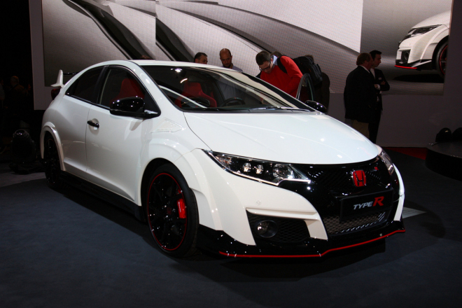 Honda Civic Type-R 2015 má první ceny, vysloveně drahá není