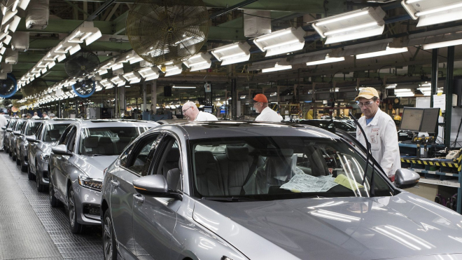 Automobilka omylem zaplatila zaměstnancům na prémiích víc, než měla, teď chce všechny peníze vrátit