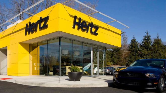 Trh s ojetými aut čeká velká rána, krachujícímu Hertzu dovolí prodat 200 tisíc vozů