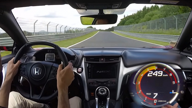 Podívejte se na celé kolo nové Hondy NSX na Nordschleife. Je rychlá, ale...
